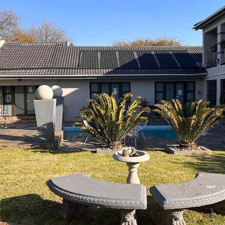 2 Op Terblanche Guesthouse ボックスバーグ エクステリア 写真