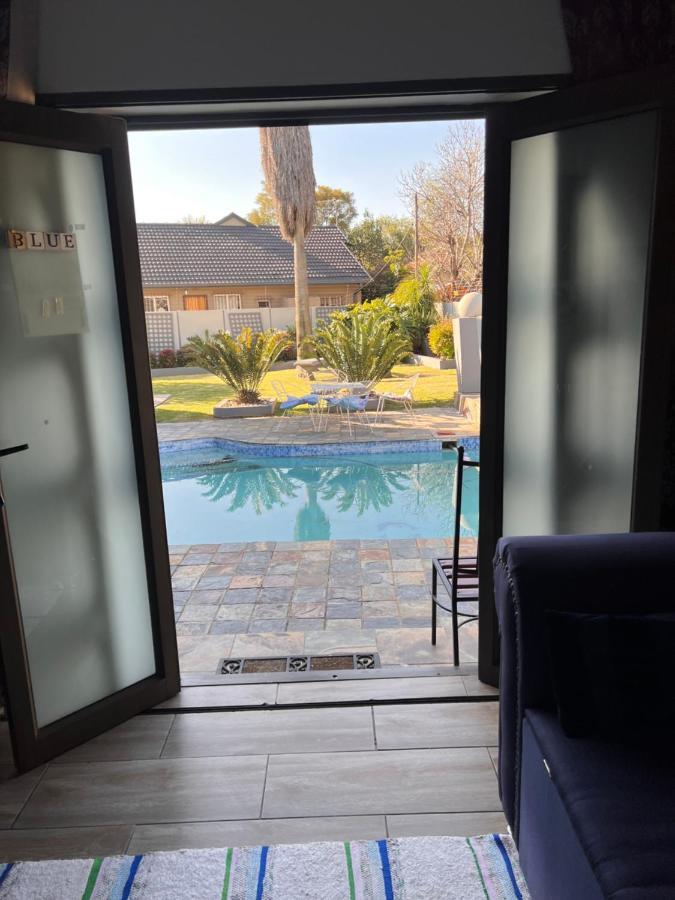 2 Op Terblanche Guesthouse ボックスバーグ エクステリア 写真