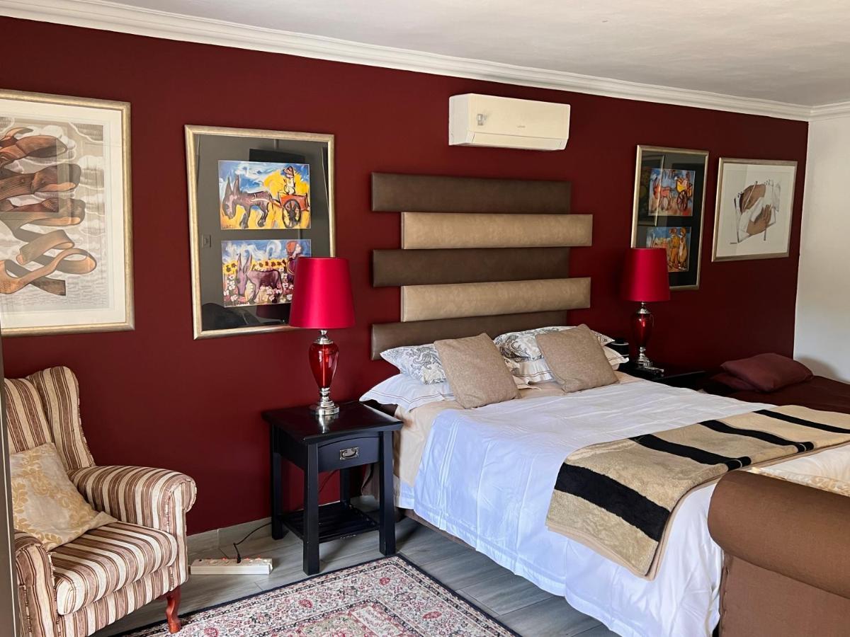 2 Op Terblanche Guesthouse ボックスバーグ エクステリア 写真