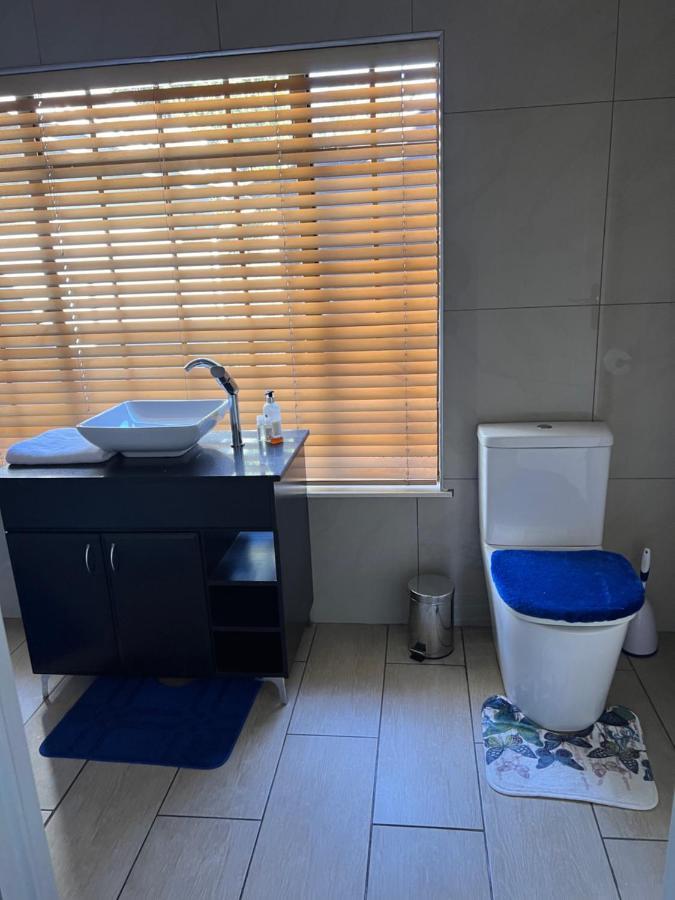 2 Op Terblanche Guesthouse ボックスバーグ エクステリア 写真