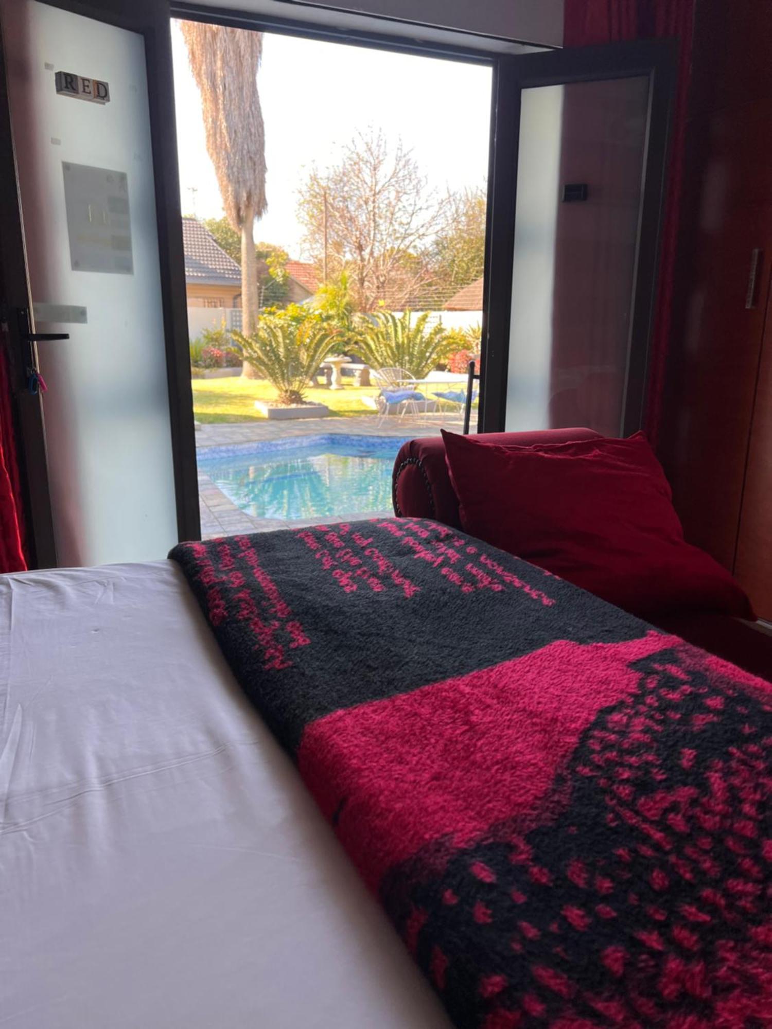 2 Op Terblanche Guesthouse ボックスバーグ エクステリア 写真