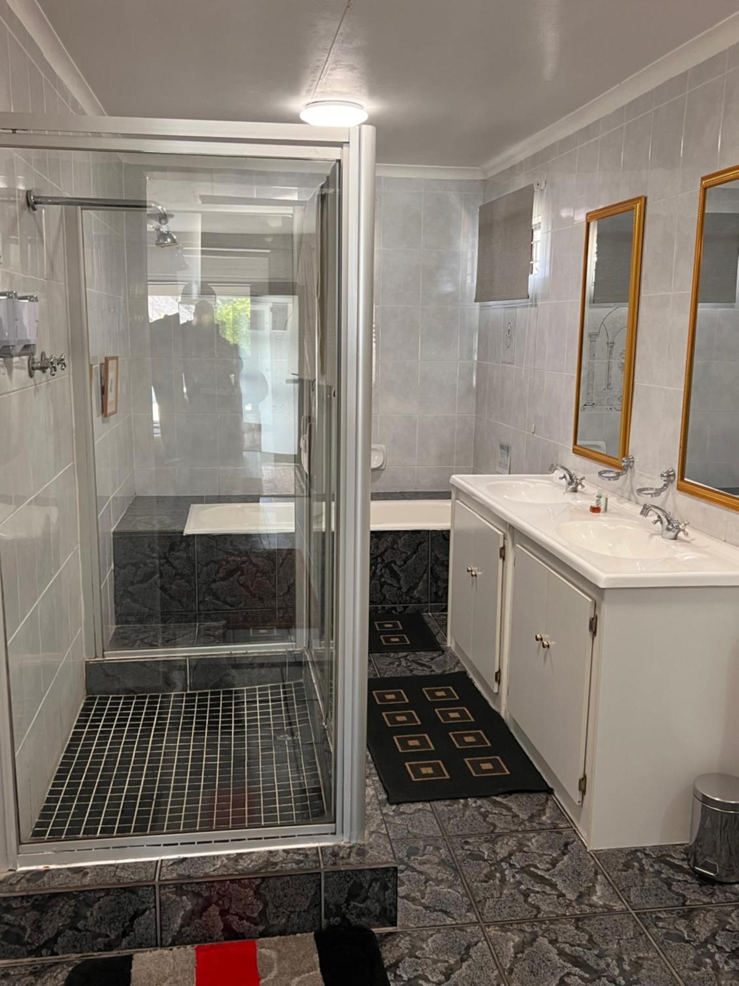 2 Op Terblanche Guesthouse ボックスバーグ エクステリア 写真
